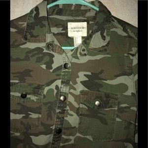 Forever 21 camouflage button jacket